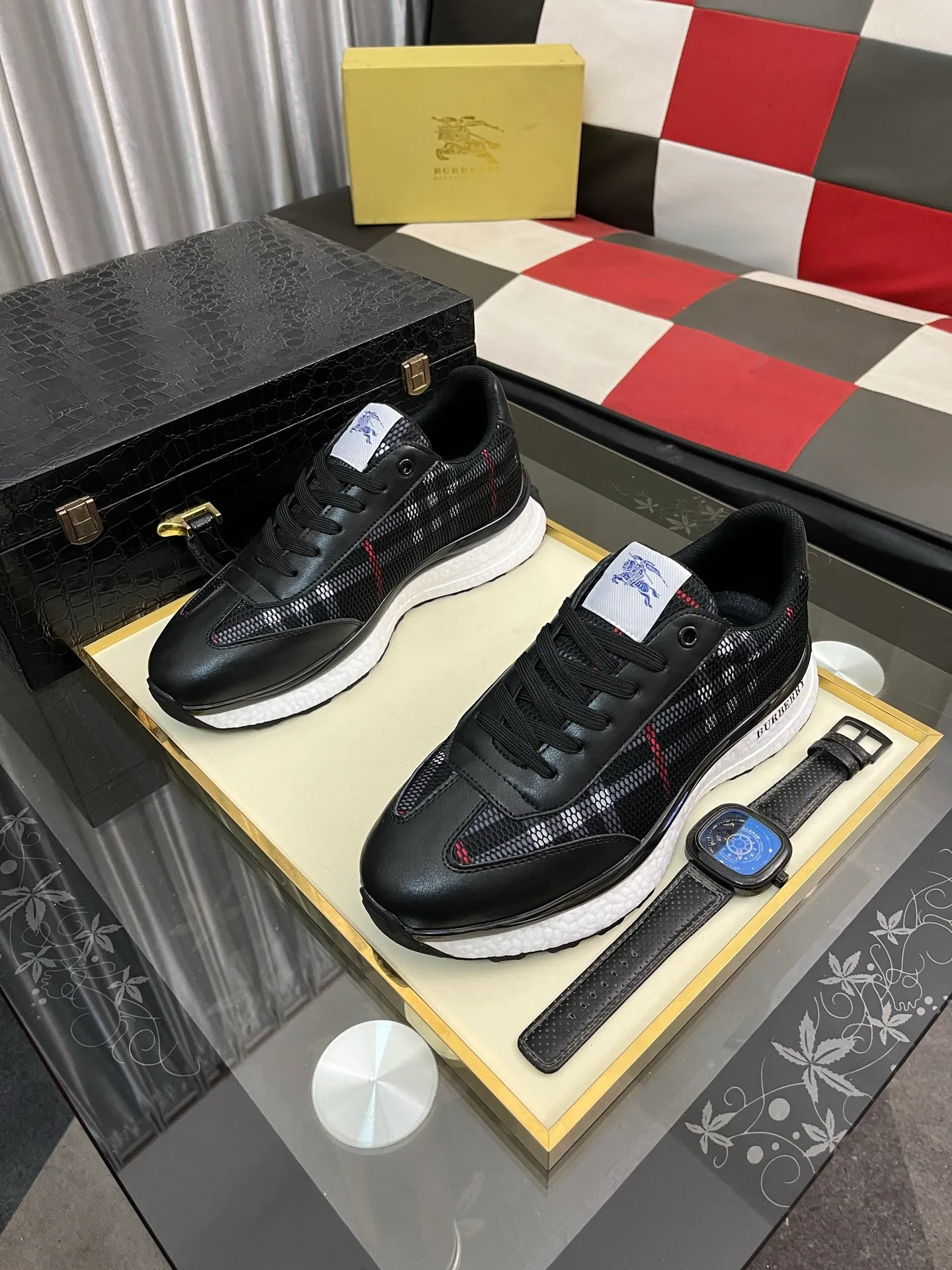 Men's shoes 💰438⌚️⌚️[BURBERRY] Burberry's authentic original high-end casual shoes🇨🇳Exquisite craftsmanship, this fabric is made of high mercerized fabric💯top layer🐷leather lining, suitable for drivers to drive🌴Original wear-resistant rubber outsole, versatile style, worth owning🍓Sizes 38-442️⃣Colors available